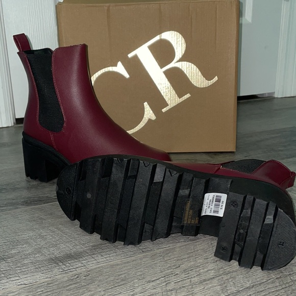 NIB Red Boots Size 7 - Picture 3 of 7